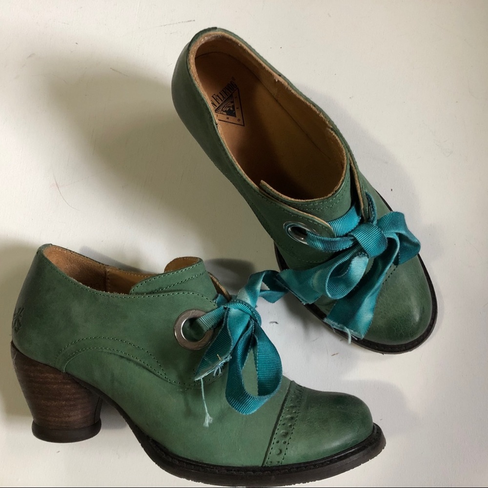 Fluevog Templetons in Aqua size 8.5